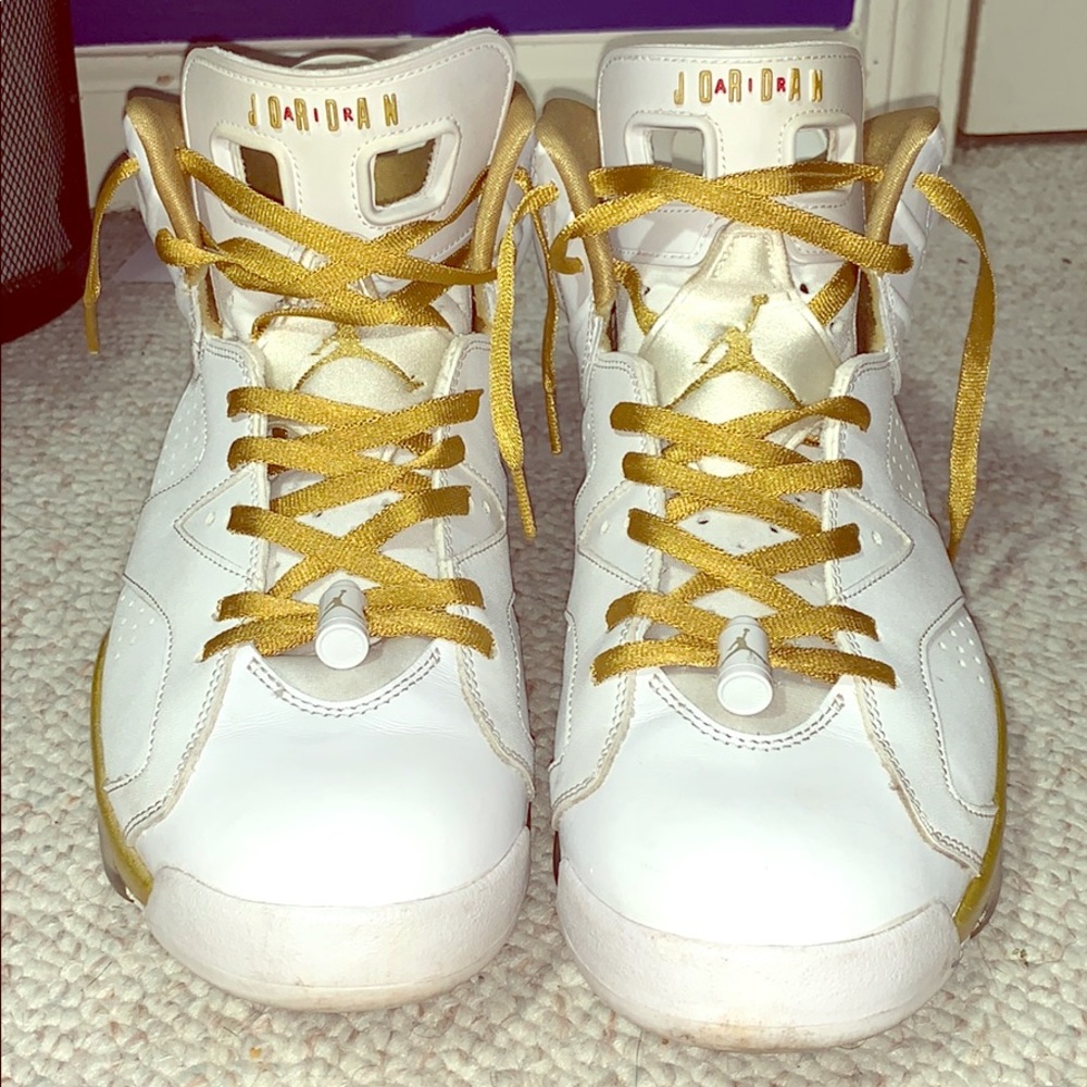 Jordan 6 retro “Golden Moments”